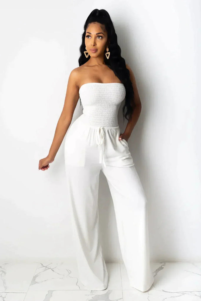 Kyra | Feestelijke Zwarte Jumpsuit voor Dames met Wijde Pijpen en Kantdetails-5