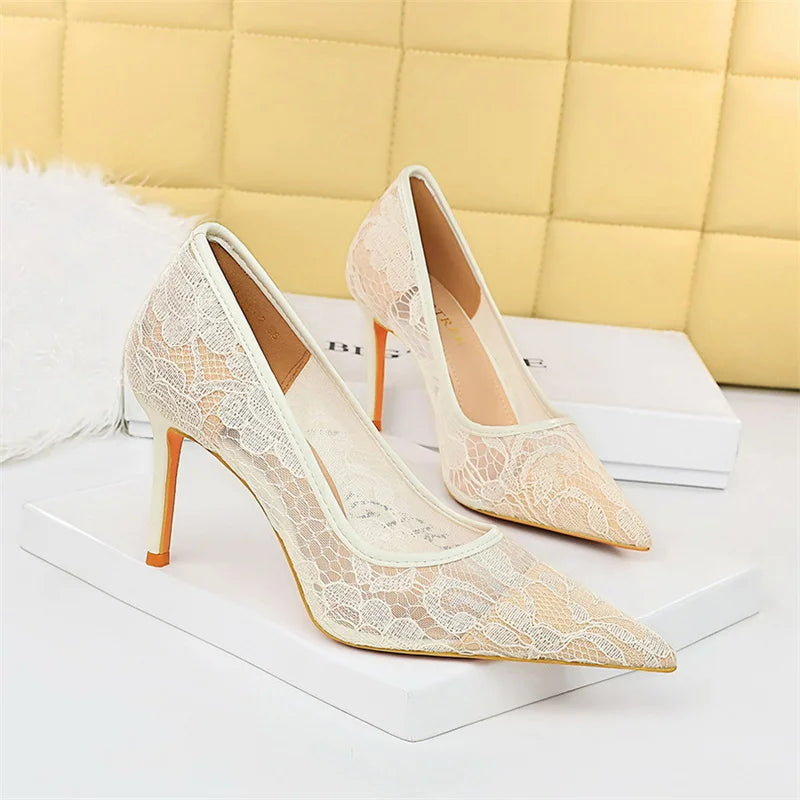 Bliss Dames Hakken | Kant en Gaas, Elegante Bloemdesign 6