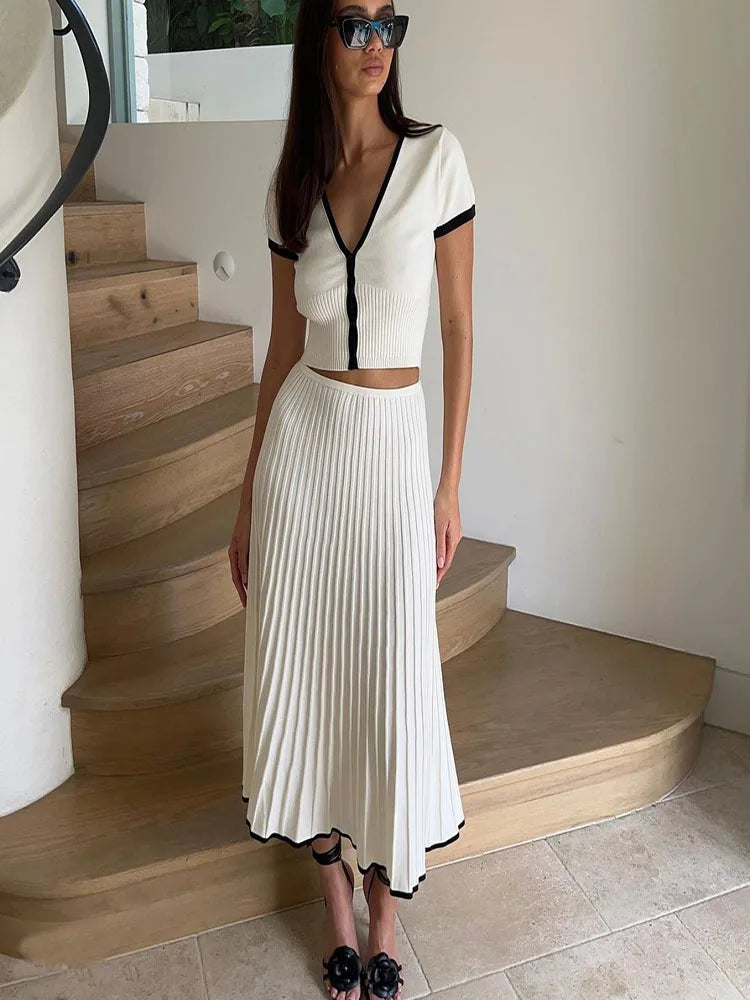 Zomer Rokpak | Elegante V-Neck Crop Top en Geplooide Lange Rok-3