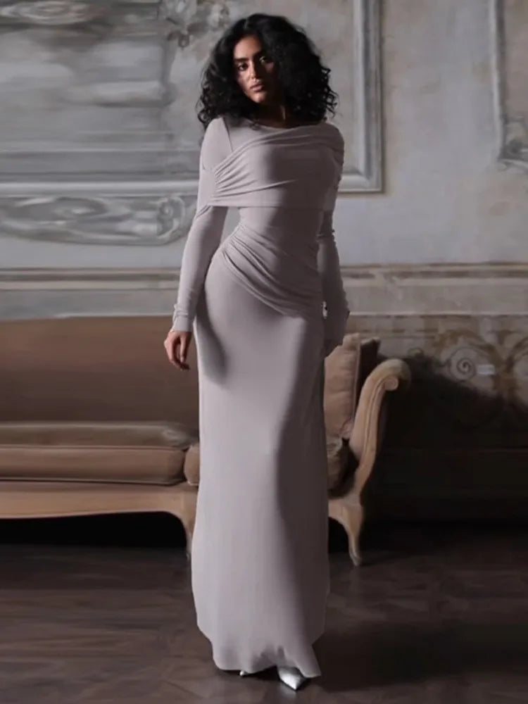 Nira Zwarte Lange Jurk Dames | Elegante O-Hals, Ruched Ontwerp, Lange Mouwen 2