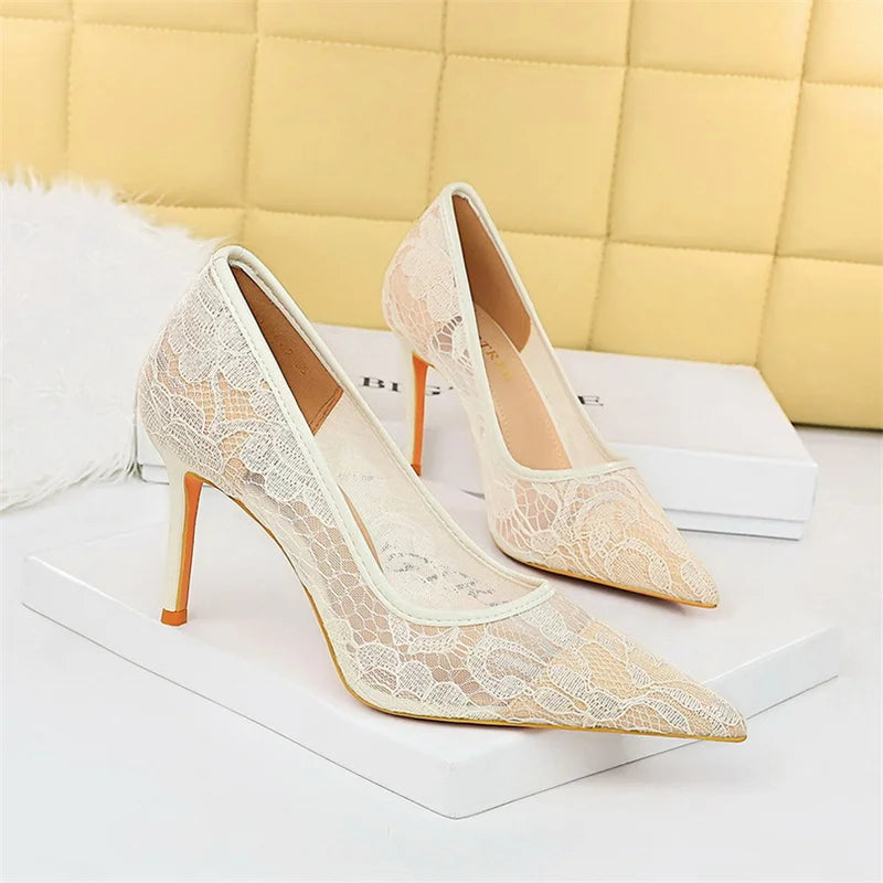 Bliss Dames Hakken | Kant en Gaas, Elegante Bloemdesign 7